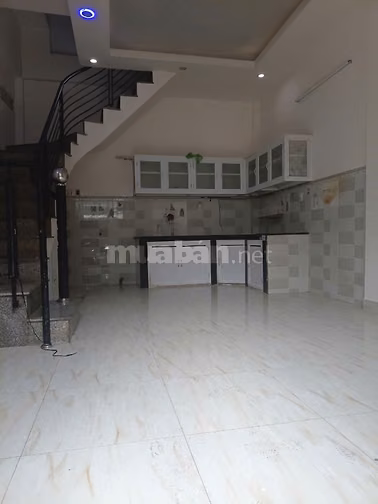 Hưng Phú P.Chánh Hưng gần cầu Nguyễn Tri Phương 2PN nhà nở hậu 