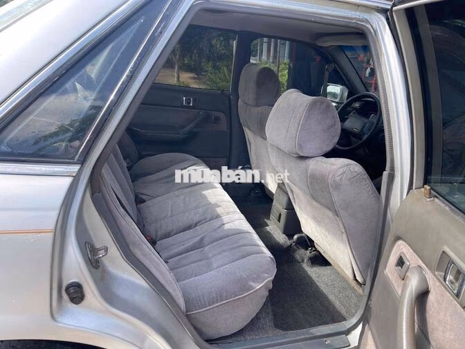 Toyota Camry 2024 Bạc 5 chỗ