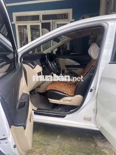 Mitsubishi Xpander 1.5 Số sàn 7 chổ 2019.