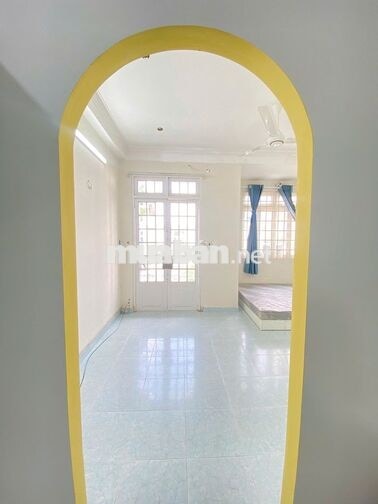 Căn hộ 1pn,2pn tách bếp gần Đặng Thuỳ Trâm  bancol lớn ib ngay !