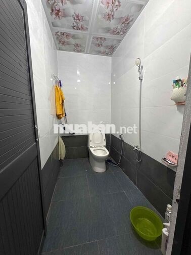 Mình cần pass phòng giá 2tr2 ac bạn bè nào có nhu cầu liên hệ em ạ. Tr