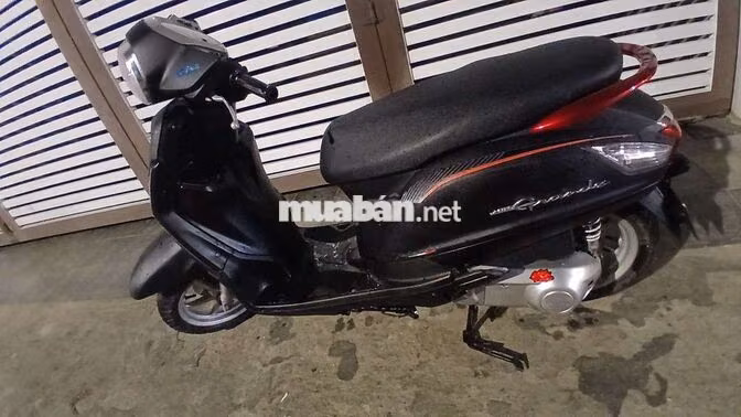 Yamaha Grande Đen