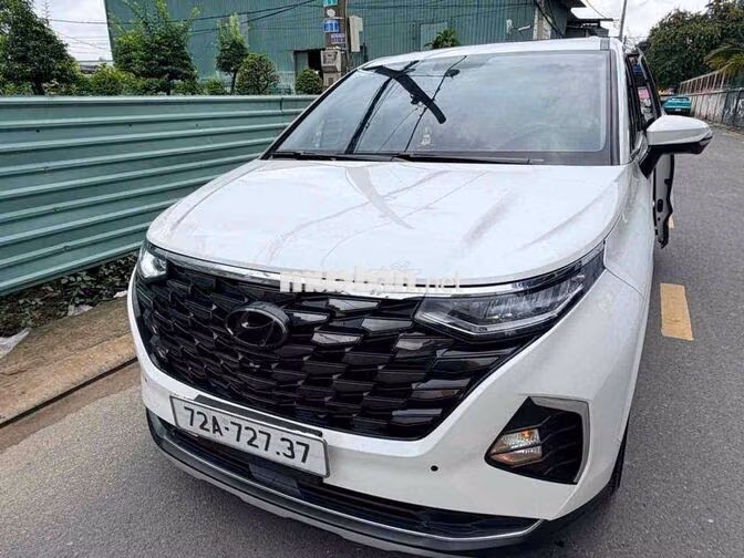 Hyundai Custin 1.5AT 2023 Trắng Tự động 61000 km