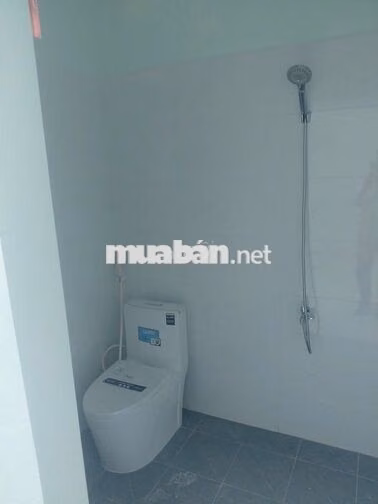 Cho Thuê lâu dài nhà mới (5*25, 2PN, 1PK, 1PB, 1WC, sân oto). Giá 4tr