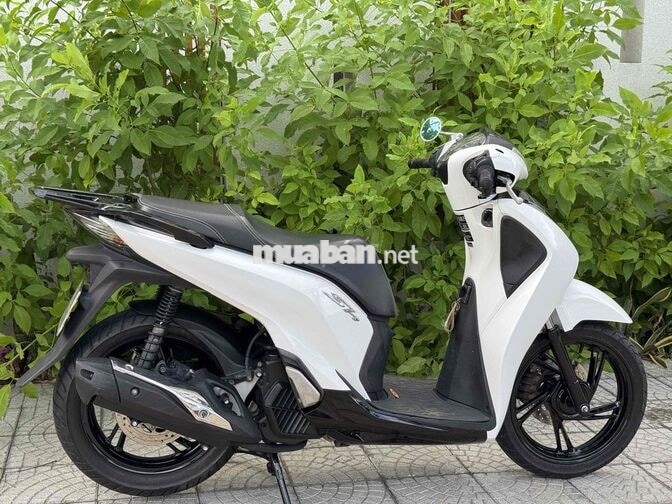 Honda SH 125 2018 Trắng bán hay gl xe khác