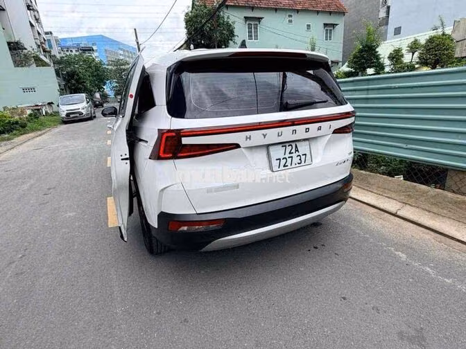 Hyundai Custin 1.5AT 2023 Trắng Tự động 61000 km