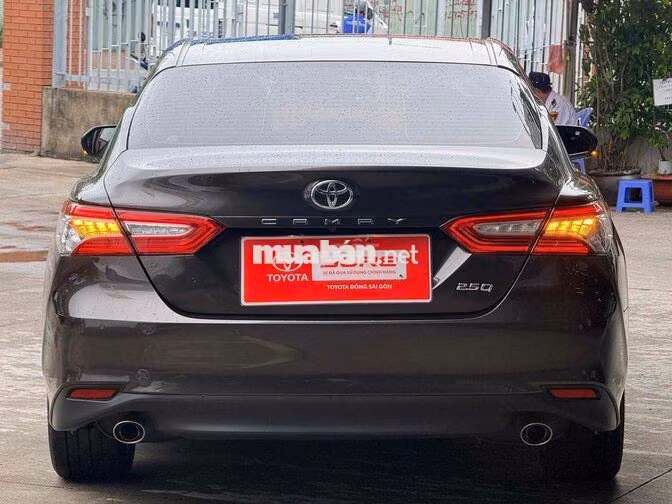 Camry 2.5Q 2021 Nâu đặt biêt