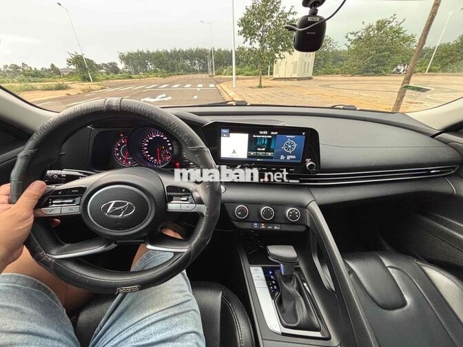 Hyundai Elantra 2023 AT tiêu chuẩn Trắng 4xx