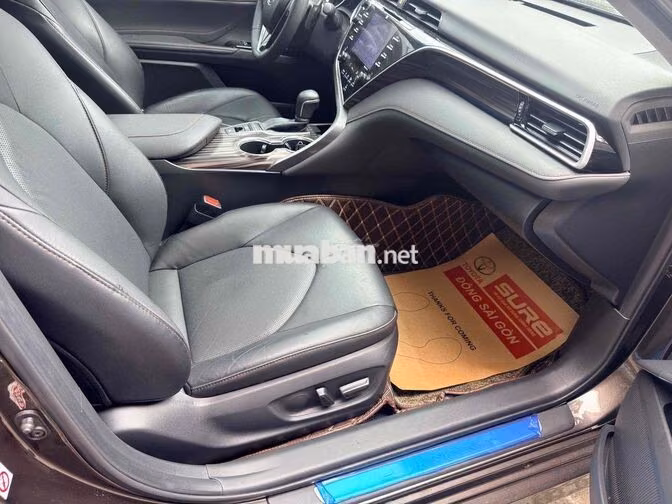 Camry 2.5Q 2021 Nâu đặt biêt