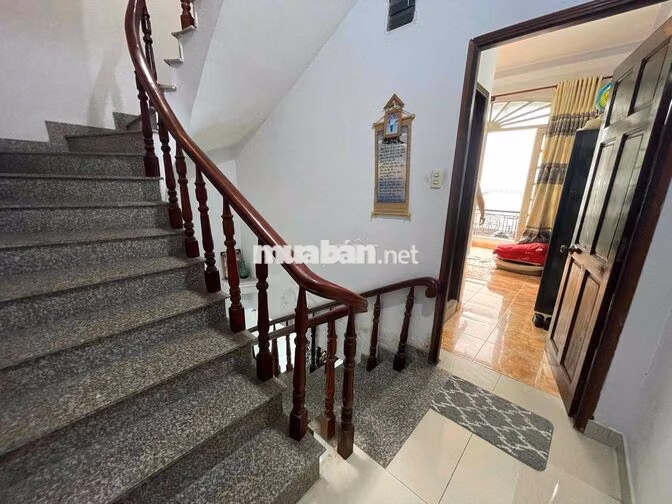 BÁN NHÀ NGAY NGÃ TƯ BẢY HIỀN - 4 TẦNG - NHÀ ĐẸP- GIÁ 11 Tỷ