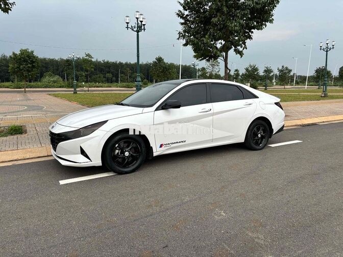 Hyundai Elantra 2023 AT tiêu chuẩn Trắng 4xx