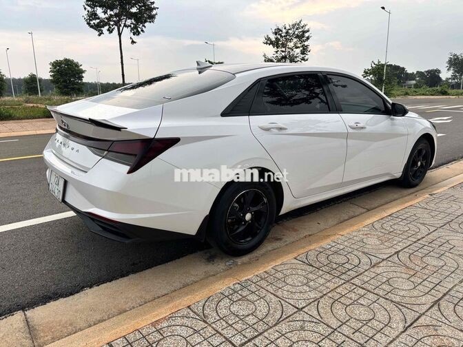 Hyundai Elantra 2023 AT tiêu chuẩn Trắng 4xx