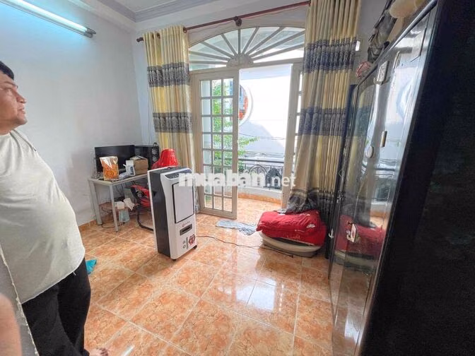 BÁN NHÀ NGAY NGÃ TƯ BẢY HIỀN - 4 TẦNG - NHÀ ĐẸP- GIÁ 11 Tỷ