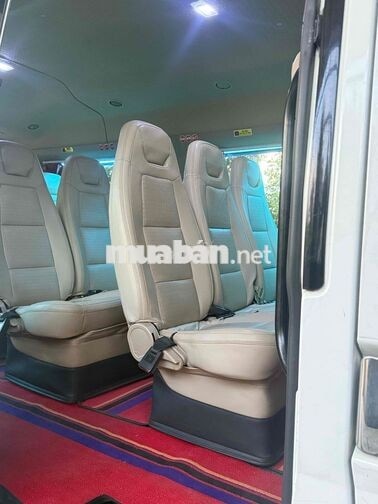 Xe khách Ford Transit 16 chỗ Trắng 2018 luxury zin