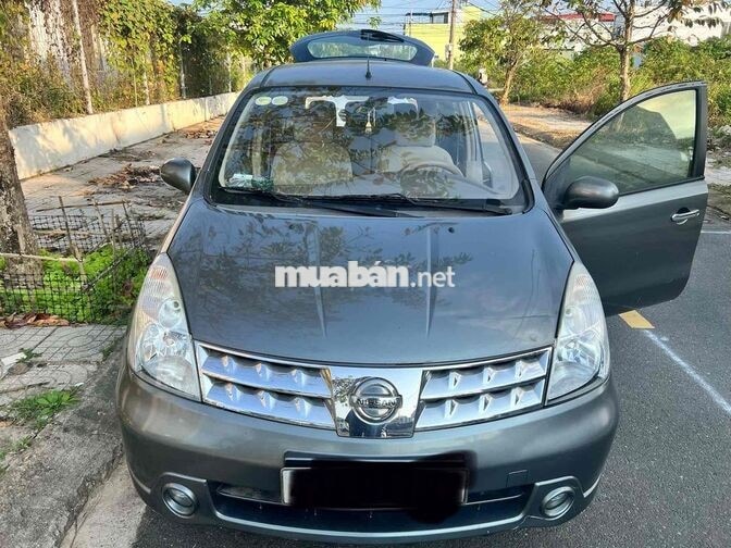 Nissan Grand Livina 2011