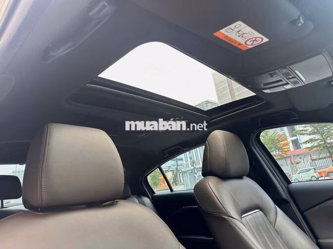 Mazda 6 Signature Premium 2024 Trắng | 30,000 Km