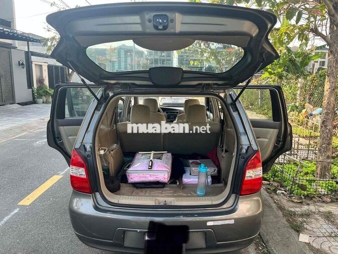 Nissan Grand Livina 2011