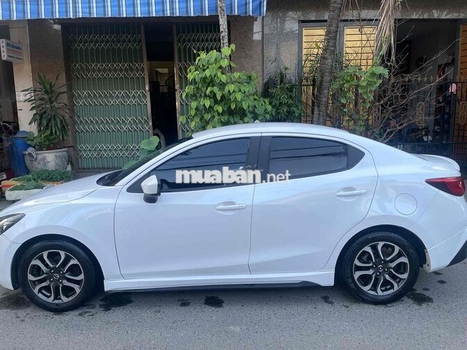 Mazda Mazda 2 Trắng