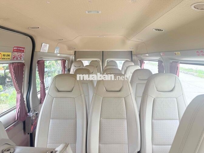 Xe khách Ford Transit 16 chỗ Trắng 2018 luxury zin