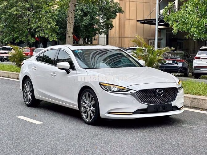 Mazda 6 Signature Premium 2024 Trắng | 30,000 Km