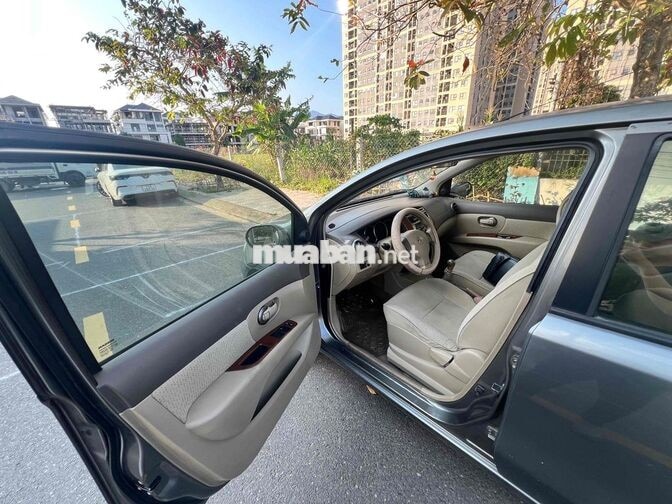 Nissan Grand Livina 2011