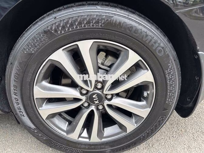 KIA Sedona 2018 2.2 DATH Bản Full Đen