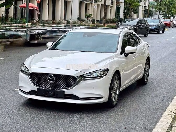Mazda 6 Signature Premium 2024 Trắng | 30,000 Km