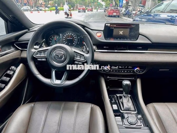 Mazda 6 Signature Premium 2024 Trắng | 30,000 Km