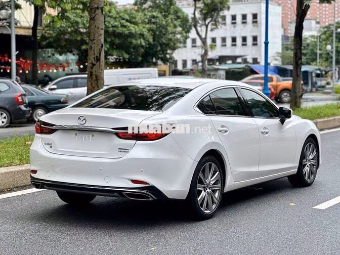 Mazda 6 Signature Premium 2024 Trắng | 30,000 Km