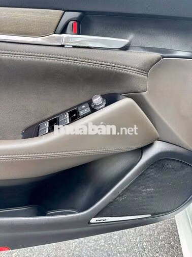 Mazda 6 Signature Premium 2024 Trắng | 30,000 Km