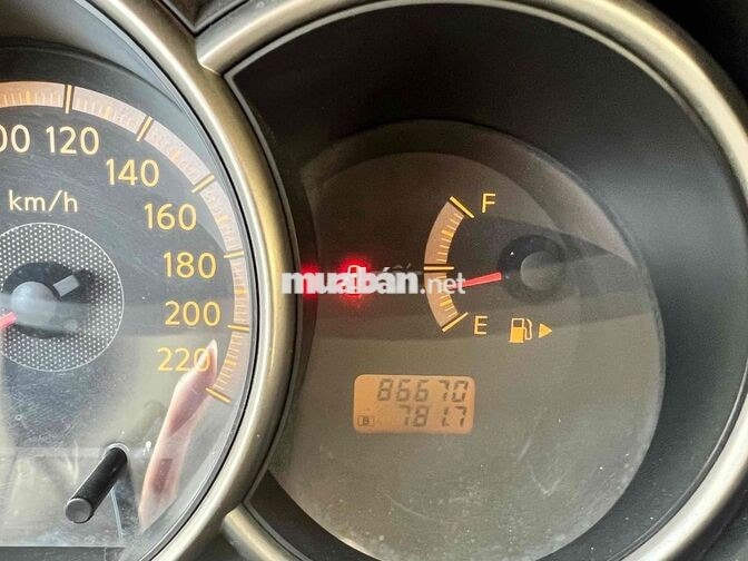 Nissan Grand Livina 2011