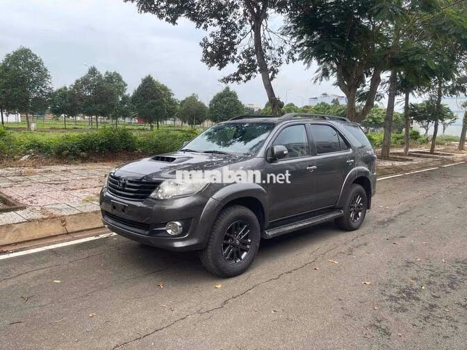 Toyota Fortuner 12/2015 dầu sàn