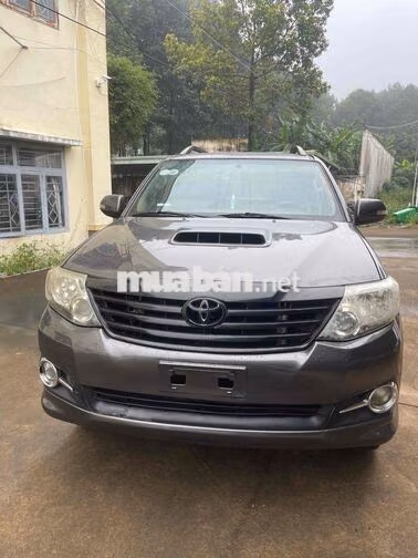Toyota Fortuner 12/2015 dầu sàn
