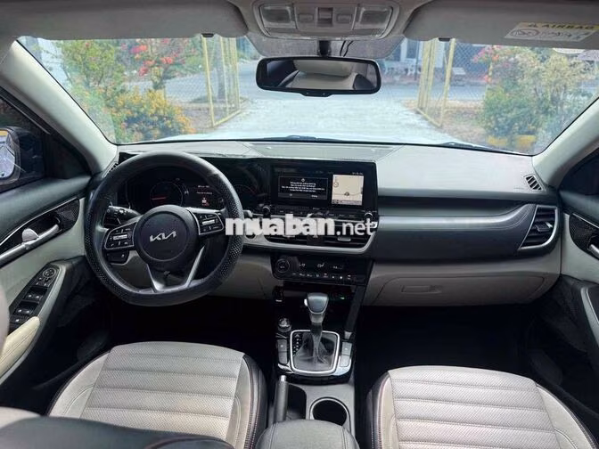 Kia Seltos Premium 2022 Trắng