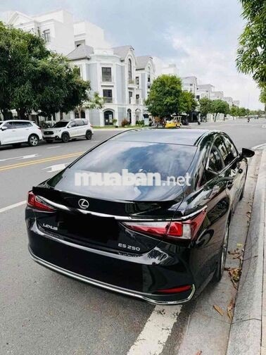 Lexus ES 250 2025 Đen 16.038 km