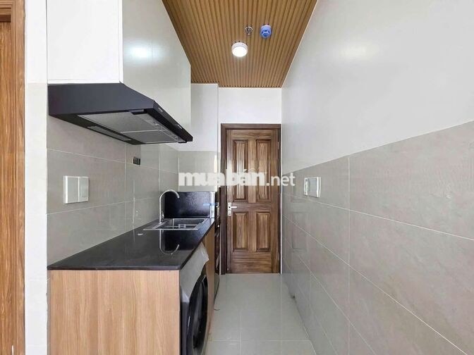 Phòng ban công gần full nội thất mới, gần đh ufm, Q7