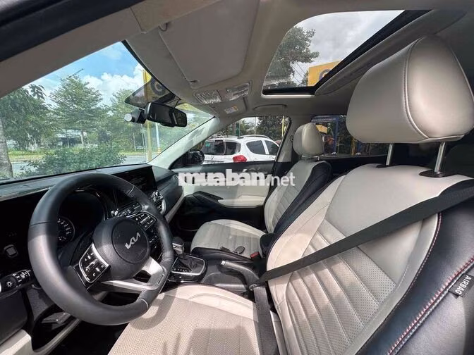 Kia Seltos Premium 2022 Trắng