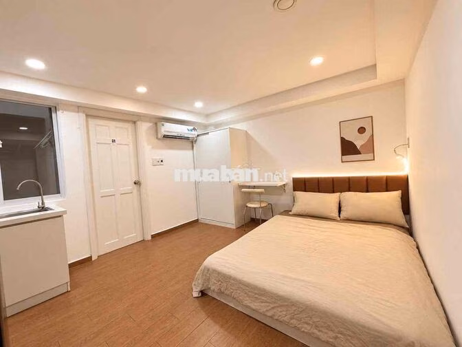 CHDV đối diện nhà thờ Tân Định, Quận 1