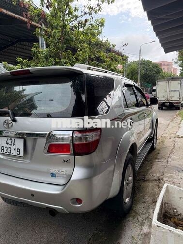 Toyota Fortuner 2010 Bạc 7 chỗ