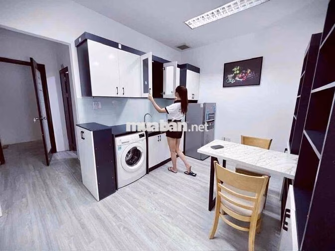 CHO THUÊ PHÒNG Ở TRUNG TÂM QUẬN 1, BANCONG, HẺM OTO TẬN CỬA
