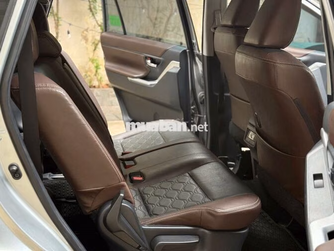 Innova Cross 2.0V 2024 - CTY XHĐ - ODO 48093 km