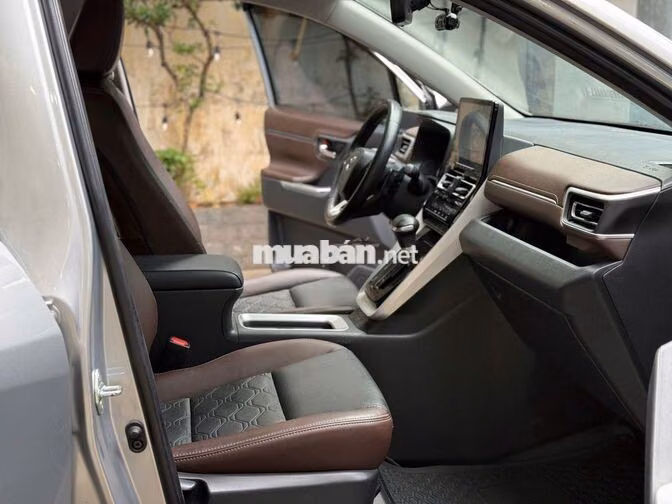 Innova Cross 2.0V 2024 - CTY XHĐ - ODO 48093 km