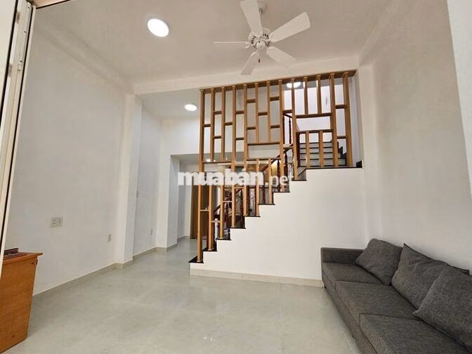 Bán nhà 2 tầng Linh Xuân Thủ Đức, 95.4m2, 3PN/3WC gần Siêu thị Go!