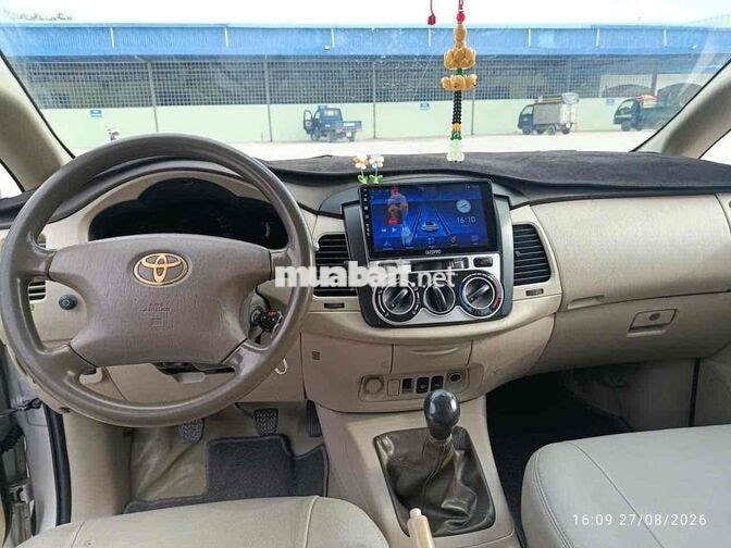 Toyota Innova G 2010 Số sàn 7 chỗ Bạc