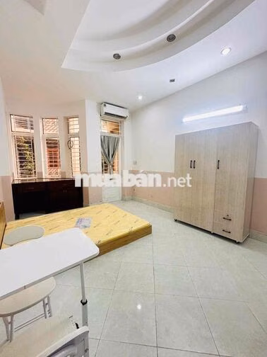 PHÒNG BAN CÔNG FULL NỘI THẤT – NGAY CAO THẮNG, QUẬN 10