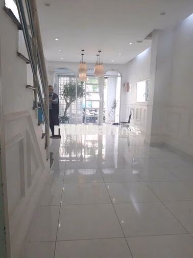 VỊ TRÍ ĐẸP,  LỀ RỘNG, KHU VĂN PHÒNG TẠI 22 TRẦN NHẬT DUẬT QUẬN 1
