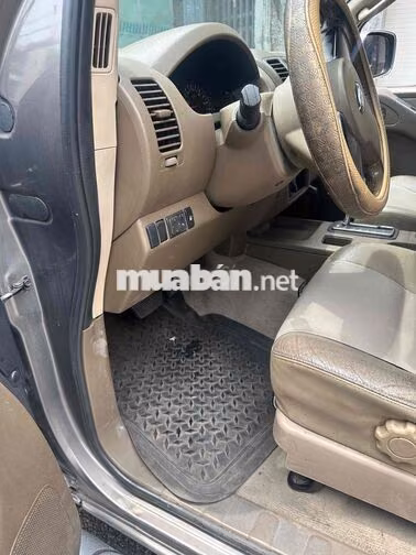 Nissan Navara 2012 Tự động Xám 126.000 km