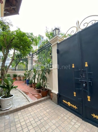 Bán biệt thự Nguyễn Văn Hưởng, Thảo Điền, 257m², HĐT $3.500/th