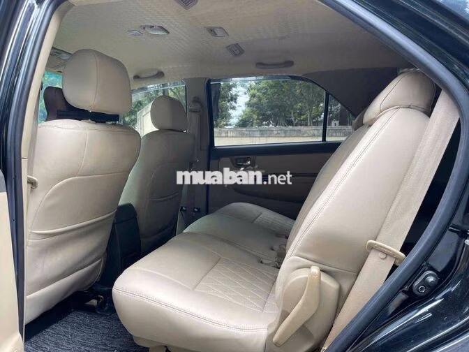 Toyota Fortuner 2.7V AT 2013 Đen Tự động