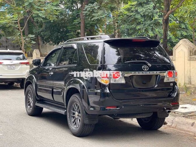 Toyota Fortuner 2.7V AT 2013 Đen Tự động